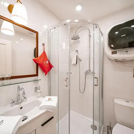 Revelton Aparthotel 4*