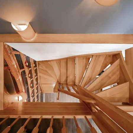 Hotel apartamentowy Revelton