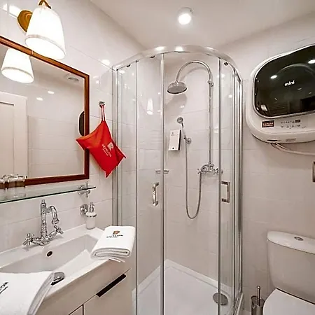 Revelton Aparthotel 4*